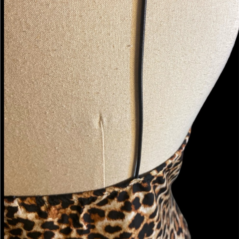 Leopard Print Strapless Dress #N092
NWOT
PTP-17
L-30
*Marked Down - Picture 4 of 7